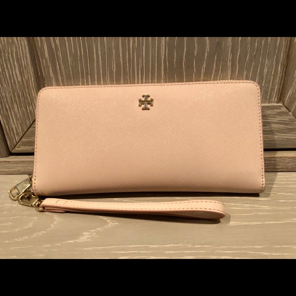 Tory Burch Robinson Saffiano Leather Wallet